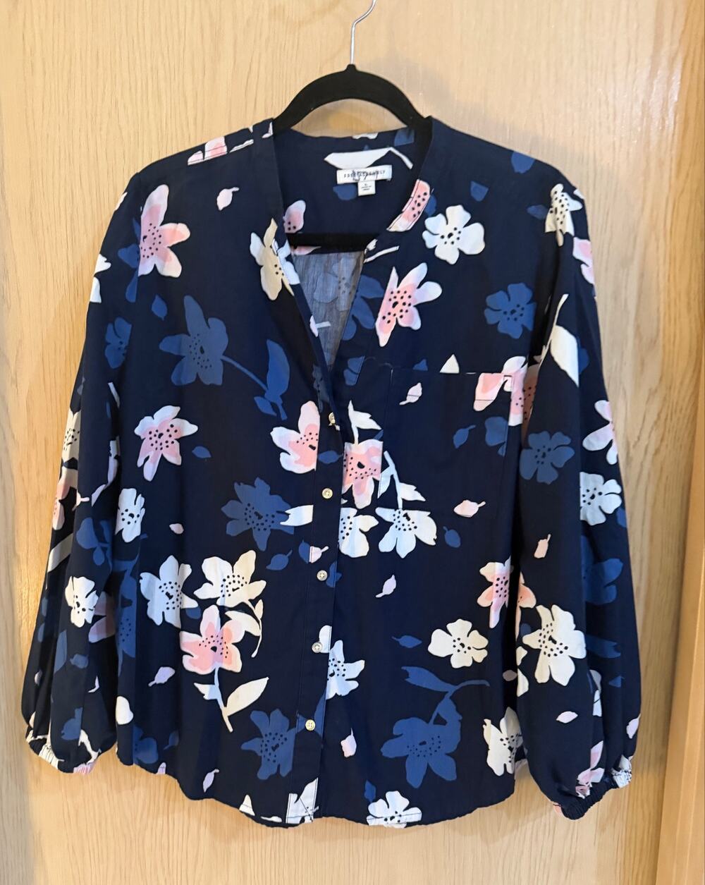 Free Assembly Navy Blue Floral Button Front Blouse Size Large